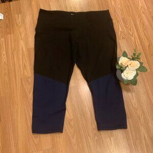 Old Navy Mylti Colored Capri Length Workout Leggings